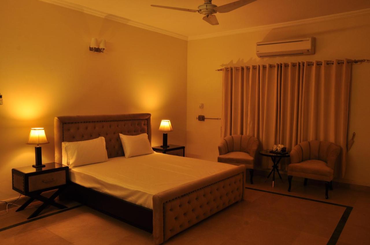 Reina Boutique Hotel - G6/3 イスラマバード エクステリア 写真