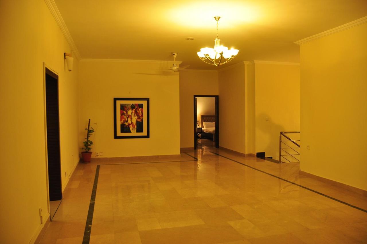 Reina Boutique Hotel - G6/3 イスラマバード エクステリア 写真