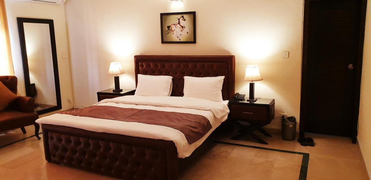 Reina Boutique Hotel - G6/3 イスラマバード エクステリア 写真