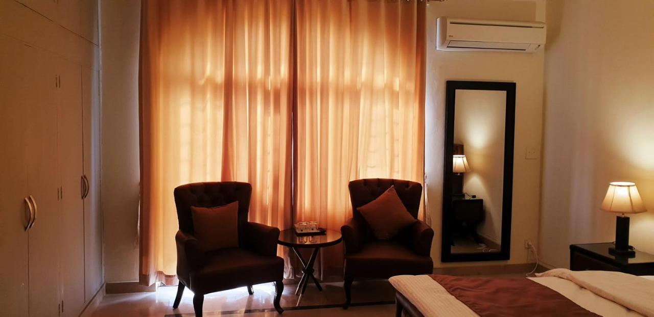 Reina Boutique Hotel - G6/3 イスラマバード エクステリア 写真